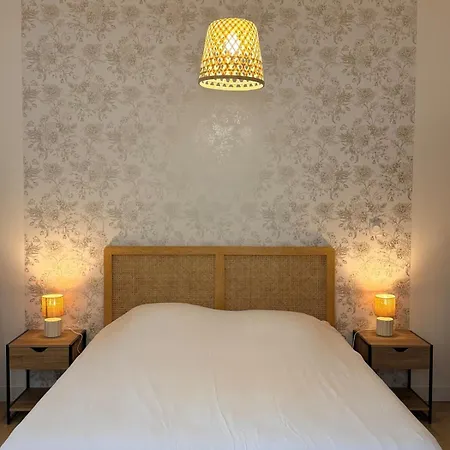 La Cour Des Bancs Apartment