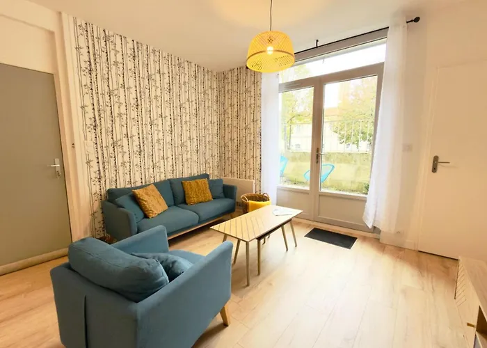 La Cour Des Bancs Saint-Jean-d'Angely