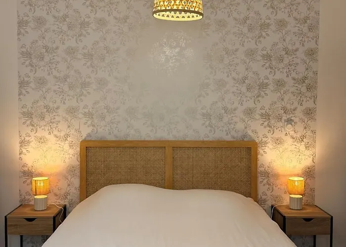 La Cour Des Bancs Apartment